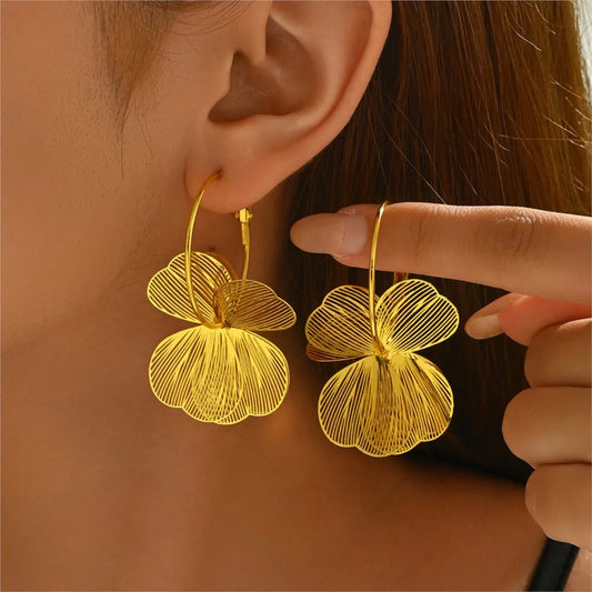 Elegant Golden Flower Dangle Earrings for Women Stylish Hollow Out Floral Hoop Earrings Party Jewelry Gifts